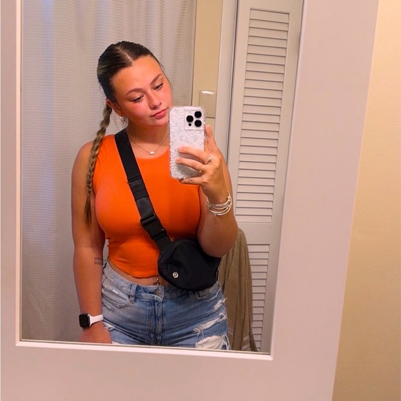 Meet your Posher, Kenzie - Picture 1 of 1